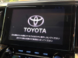 【CD/DVDデッキ】オプションのCD/DVDデッキを搭載。ディスプレイオーディオでエンタメをお楽しみいただけます。