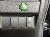燃費を抑えるECON、横滑りを防ぐVSA等のスイッチ類は、運転席の右側、手の届きやすい位置にあります。