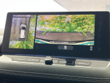 狭い道や駐車時も安心。後方確認をサポートし、安全な運転をサポートします。ガイドライン表示で、より正確な駐車が可能です。