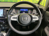 【純正革巻きステアリング】上質な革を使用することで、手にしっかり馴染みとても運転しやすいハンドルです♪