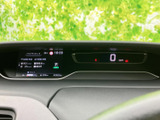 視認性の高いメーター類で、運転に必要な情報を的確に把握できます。デジタル表示により、スタイリッシュな印象も与えます。