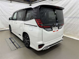 走りにこだわりながら収納力も持ち合わせたお車です。