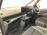 見通しのよいすっきりとした視界で、誰でも運転しやすいです。運転のしやすさは疲れにくさにも繋がりますよ♪