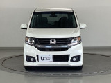 ディスチャージヘッドライト【HID】を装備していますのでとても明るく、夜間の走行や雨の日も安全・安心です。
