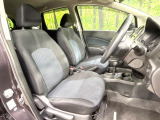 運転席シート廻りは使用感も少なく、良好な状態となっています。前オーナー様が丁寧に使っていたことがよくわかりますね。