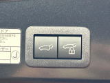 【パワーバックドア】スマートキーや運転席のボタンを押すだけでリアゲートが自動で開閉します!荷物を持っている時や、高い位置にあるバックドアを閉める際に便利な機能です♪