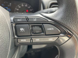 【レーダークルーズコントロール】前方の車両の距離を検知しながら速度を一定に保つ機能です。前方の車両の距離を感知して車間を保つ機能も備わっているので、高速道路の運転も楽々です!