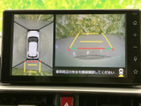 後退確認を支援するカメラ付きモニターで、駐車時の安全性を高め、よりスムーズな運転操作を実現します。狭い場所でも安心して取り回せます。