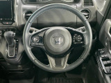 【純正革巻きステアリング】上質な革を使用することで、手にしっかり馴染みとても運転しやすいハンドルです♪