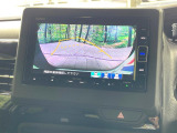 【バックカメラ】駐車時に後方がリアルタイム映像で確認できます。大型商業施設や立体駐車場での駐車時や、夜間のバック時に大活躍!運転スキルに関わらず、今や必須となった装備のひとつです!