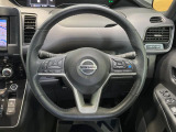 【純正革巻きステアリング】上質な革を使用することで、手にしっかり馴染みとても運転しやすいハンドルです♪