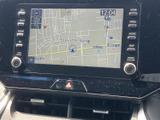 高精細な地図表示で、目的地までスムーズに。ナビゲーション機能が、あなたのドライブをサポートします。道に迷う心配はありません。