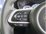ステアリングスイッチで簡単にオーディオの操作が可能です