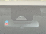 【トヨタセーフティセンス】走行中に前方の車両等を認識し、衝突しそうな時は警報とブレーキで衝突回避と被害軽減をアシスト。より安全にドライブをお楽しみいただけます。