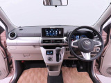 メーターや各種スイッチ類も見やすく配置されており、運転中も直感的に操作しやすいデザイン。毎日のドライブを快適にサポートしてくれる使いやすいインパネです。