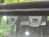 【スマートブレーキサポート】走行中に前方の車両等を認識し、衝突しそうな時は警報とブレーキで衝突回避と被害軽減をアシスト。より安全にドライブをお楽しみいただけます。