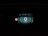 ヘッドアップディスプレイは視認性が非常に良く、運転時の視線を逸らさず様々な情報の確認が行えます。