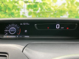視認性の高いメーター類は、運転に必要な情報を的確に伝えます。運転状況を把握しやすく、安全運転をサポートします。