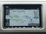 高精細な地図表示で、目的地までスムーズなナビゲーションを実現。運転に集中できる安心感があります。