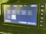 豊富な音源に対応し、快適なドライブを演出。ラジオやCDはもちろん、Bluetooth接続でスマートフォン内の音楽も楽しめます。好みの音量でリラックス。