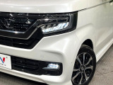 【シーケンシャルターンランプ付きLEDヘッドライト】人気の『流れるウィンカー』付きのLEDヘッドライトを装備♪高級感はもちろん、点灯時は存在感たっぷりで他車からも認識されやすく安心です。