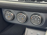 オートエアコンで温度を設定するだけで快適な車内環境を維持することができます