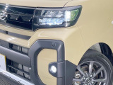 【LEDヘッドライト】悪天候や夜間走行時も良好な視界を確保し安心して運転できる高輝度LEDヘッドライトを装備!点灯速度が早く、消費電力も抑えられています。