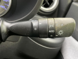 操作しやすいウインカーレバーで、安全な車線変更をサポートします。直感的に操作できる設計が魅力です。
