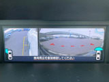 【フロント&サイドカメラ】ドライバーから見にくい死角部分を映像で確認できる前方と左側面にカメラを装着。見通しがきかない場所や住宅密集地などを運転することが多い人におすすめの安心装備です。