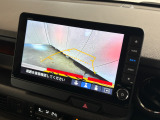 バックカメラを装備!後退時にナビ画面へ車両後方の映像を表示し、目視では確認しにくい場所の安全確認をサポート。狭い駐車場での車庫入れや縦列駐車にも役立つ、嬉しい装備です。
