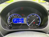 視認性の高いメーターで、運転に必要な情報を的確に把握できます。直感的なデザインで、運転に集中できる環境をサポートします。