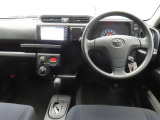 ぜひ展示車の運転席に座ってみてください。