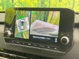 【マルチアラウンドモニター】専用のカメラにより、上から見下ろしたような視点で360度クルマの周囲を確認することができます☆死角部分も確認しやすく、狭い場所での切り返しや駐車もスムーズに行えます。