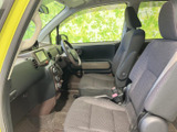運転席周りは、使い勝手を考えた配置でまとめられています。操作も簡単で、すぐに慣れるでしょう。快適なドライブをサポートします。