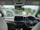 視界広々で運転しやすいインパネ