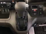 発進時から滑らかに加速する無段階変速のCVTはストップ&ゴーの多い街の中も快適です
