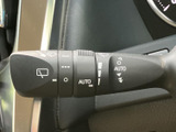 雨天時でもクリアな視界を確保できるワイパーレバー。運転状況に合わせて、最適な設定に調整できます。