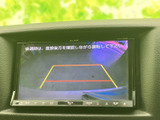 バック時の安全性を高めるバックモニター。狭い場所での駐車や、後方確認が難しい状況でも安心です。ガイドライン表示で、より正確な駐車をサポートします。
