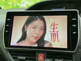 停車中にテレビや動画を楽しめるモニターを搭載。待ち時間や休憩時間に、エンターテイメントを満喫できます。快適な移動時間を過ごせます。