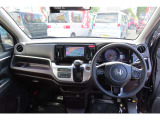 運転席から見た俯瞰図です!ドライバーが操作しやすいよう配置されています♪