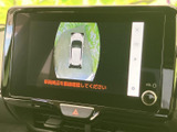 駐車時の安全をサポート。後方の状況を画面で確認でき、狭い場所でもスムーズに駐車できます。運転に自信がない方にもおすすめです。