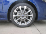 タイヤサイズは205/50R17です。