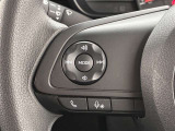 運転中、オーディオの操作をしてて、ハッとしたことはありませんか?ステアリングスイッチは、運転中でもハンドルでオーディオの操作が可能です。安全なドライブをサポートします。