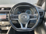 ステアリングスイッチ搭載!ハンドルひとつで手を離さなくても運転中視線をそらさなくても操作が出来て便利です