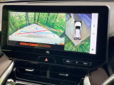 【パノラミックビューモニター】専用のカメラにより、上から見下ろしたような視点で360度クルマの周囲を確認することができます☆死角部分も確認しやすく、狭い場所での切り返しや駐車もスムーズに行えます。