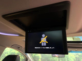 【フリップダウンモニター】大画面モニターで後席でもエンタメをお楽しみいただけます。小さなお子様にも大人気の装備です♪