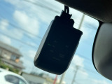 純正のドライブレコーダーを搭載しております。事故だけでなくあおり運転の状況も映像で記録することで万が一のリスクに備えることができます。