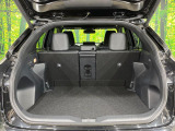 普段のお買い物や通勤、送迎等に十分な荷室スペースを確保しております。セカンドシートを倒すと、大きな荷物の積載も可能です♪