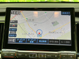見やすい地図表示で、運転に集中しながらもスムーズなナビゲーションを実現。周辺情報も確認でき、初めての場所でも安心です。