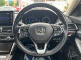 【純正革巻きステアリング】上質な革を使用することで、手にしっかり馴染みとても運転しやすいハンドルです♪